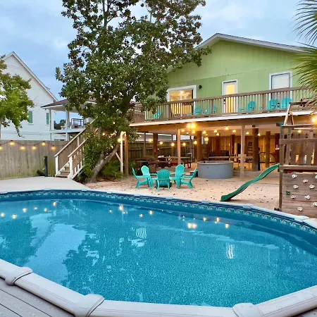 Zula Beach Retreat: Pet-Friendly Oasis with Pool, Steps from Shore